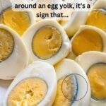 A simple kitchen ingredient could transform your drooping eyelids… Here is the natural method no one has ever revealed to you.